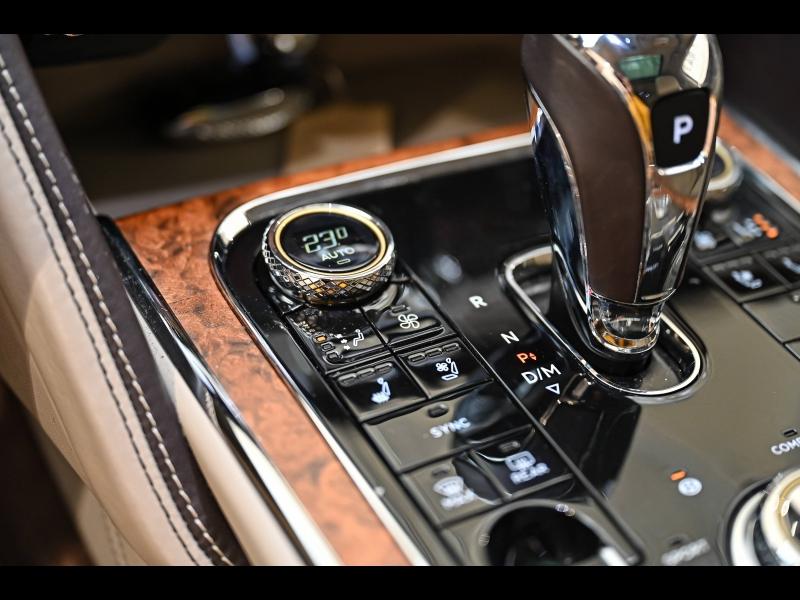 Voitures occasions BENTLEY Flying Spur Base Paris