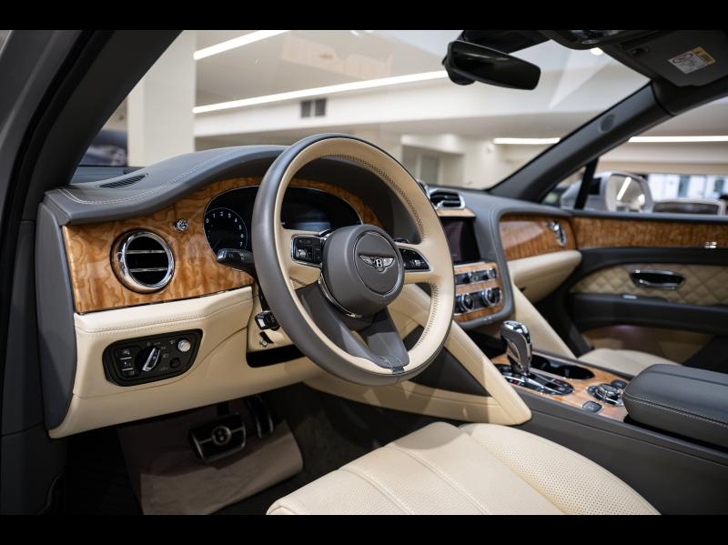 Voitures occasions BENTLEY Bentayga Base Paris