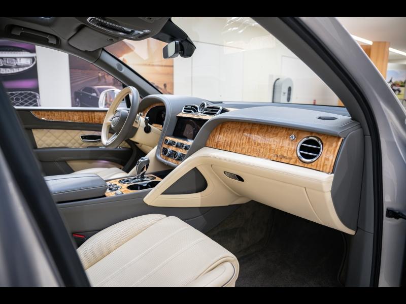 Voitures occasions BENTLEY Bentayga Base Paris