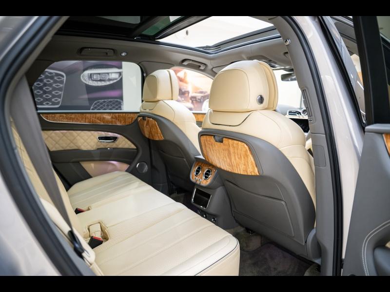 Voitures occasions BENTLEY Bentayga Base Paris