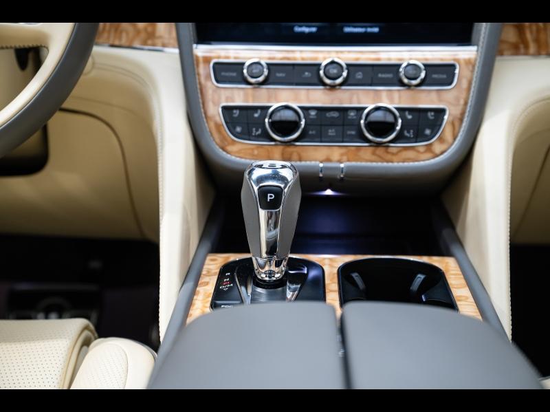 Voitures occasions BENTLEY Bentayga Base Paris