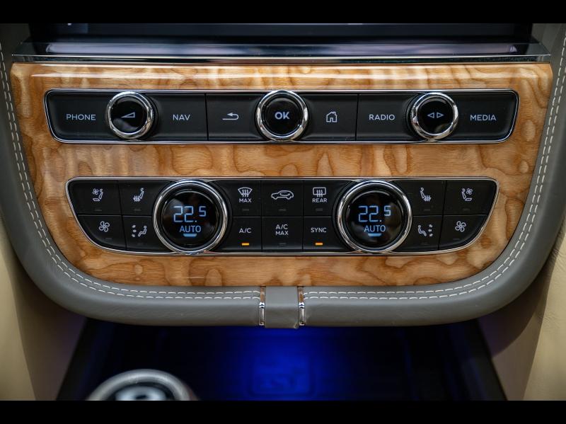 Voitures occasions BENTLEY Bentayga Base Paris