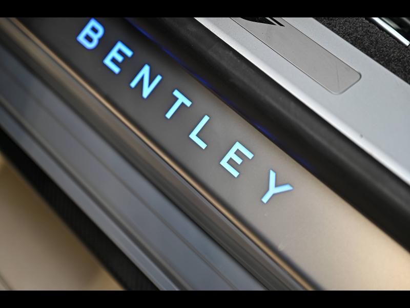 Voitures occasions BENTLEY Flying Spur Base Paris