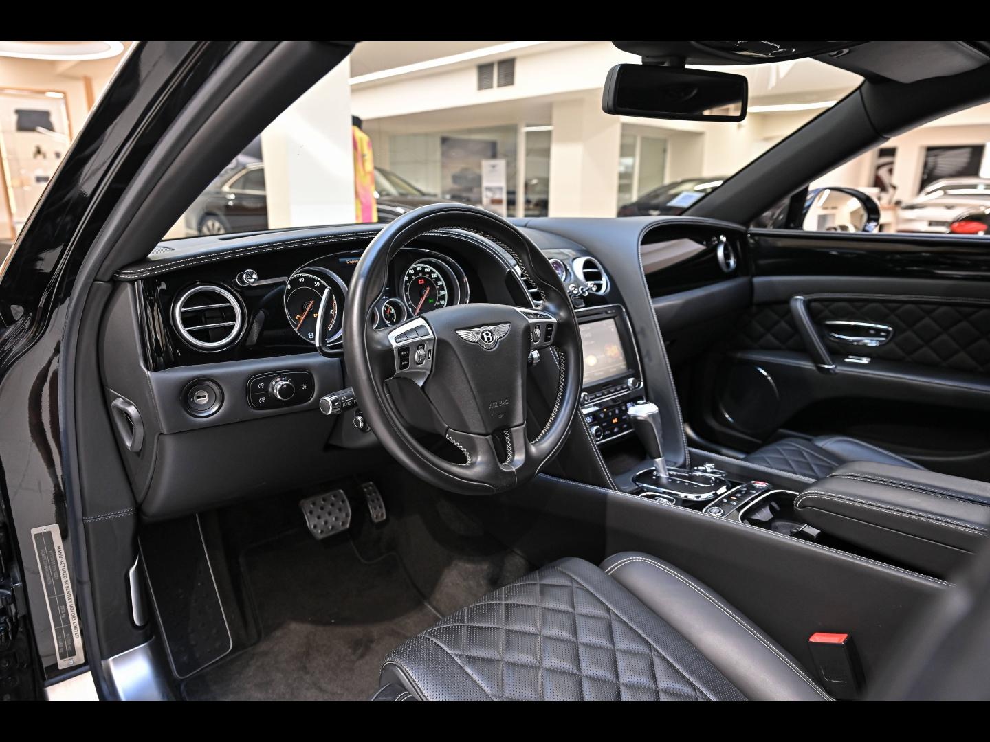 Voitures occasions BENTLEY Flying Spur Base Paris