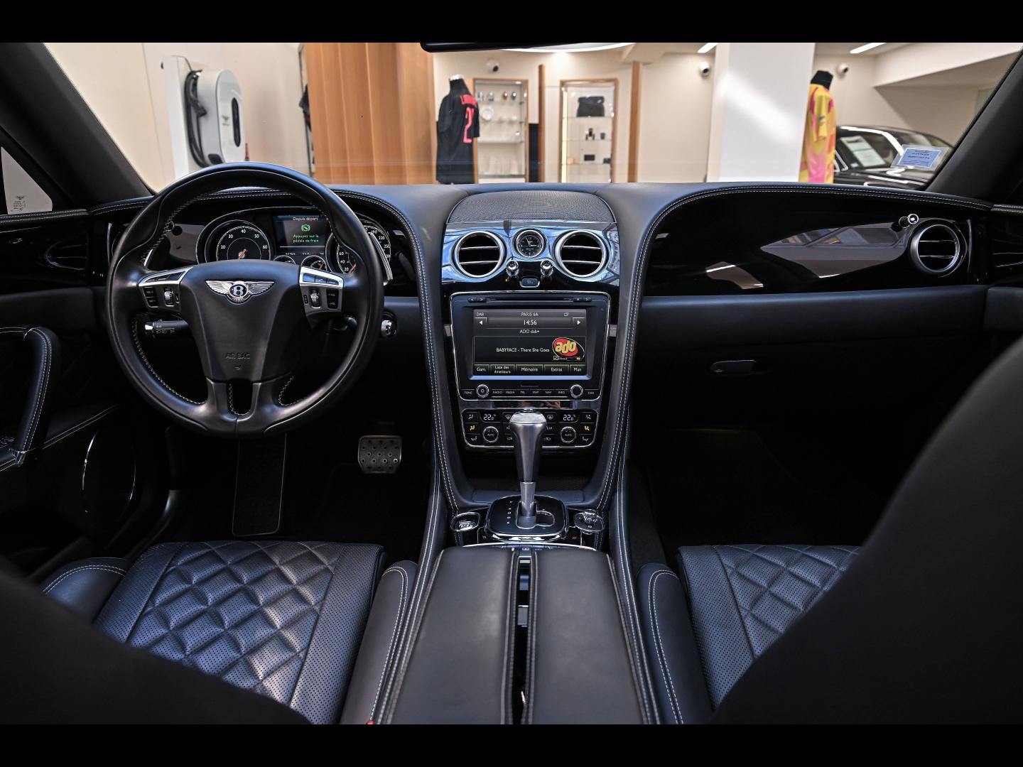 Voitures occasions BENTLEY Flying Spur Base Paris