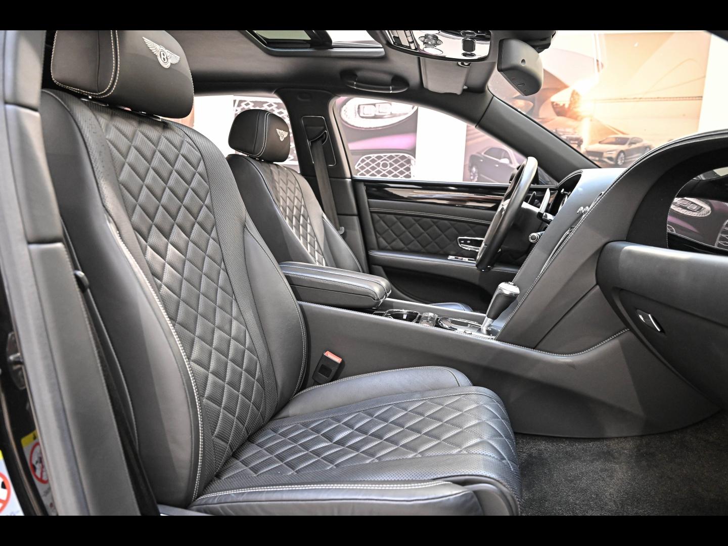 Voitures occasions BENTLEY Flying Spur Base Paris