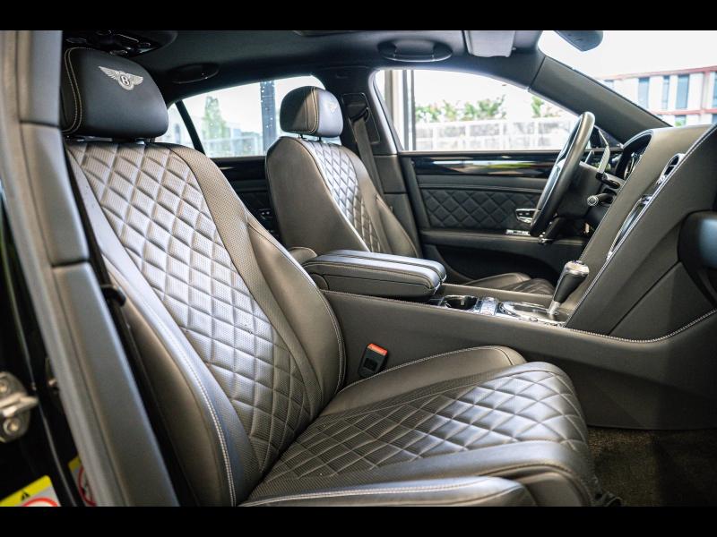 Voitures occasions BENTLEY Flying Spur Base Paris
