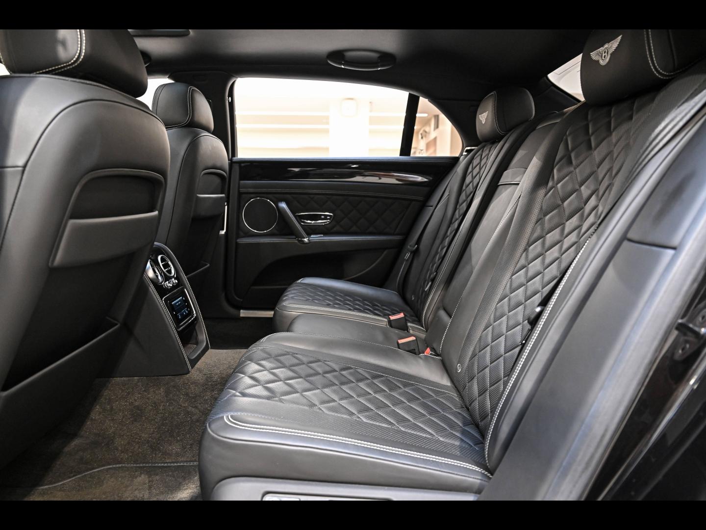 Voitures occasions BENTLEY Flying Spur Base Paris