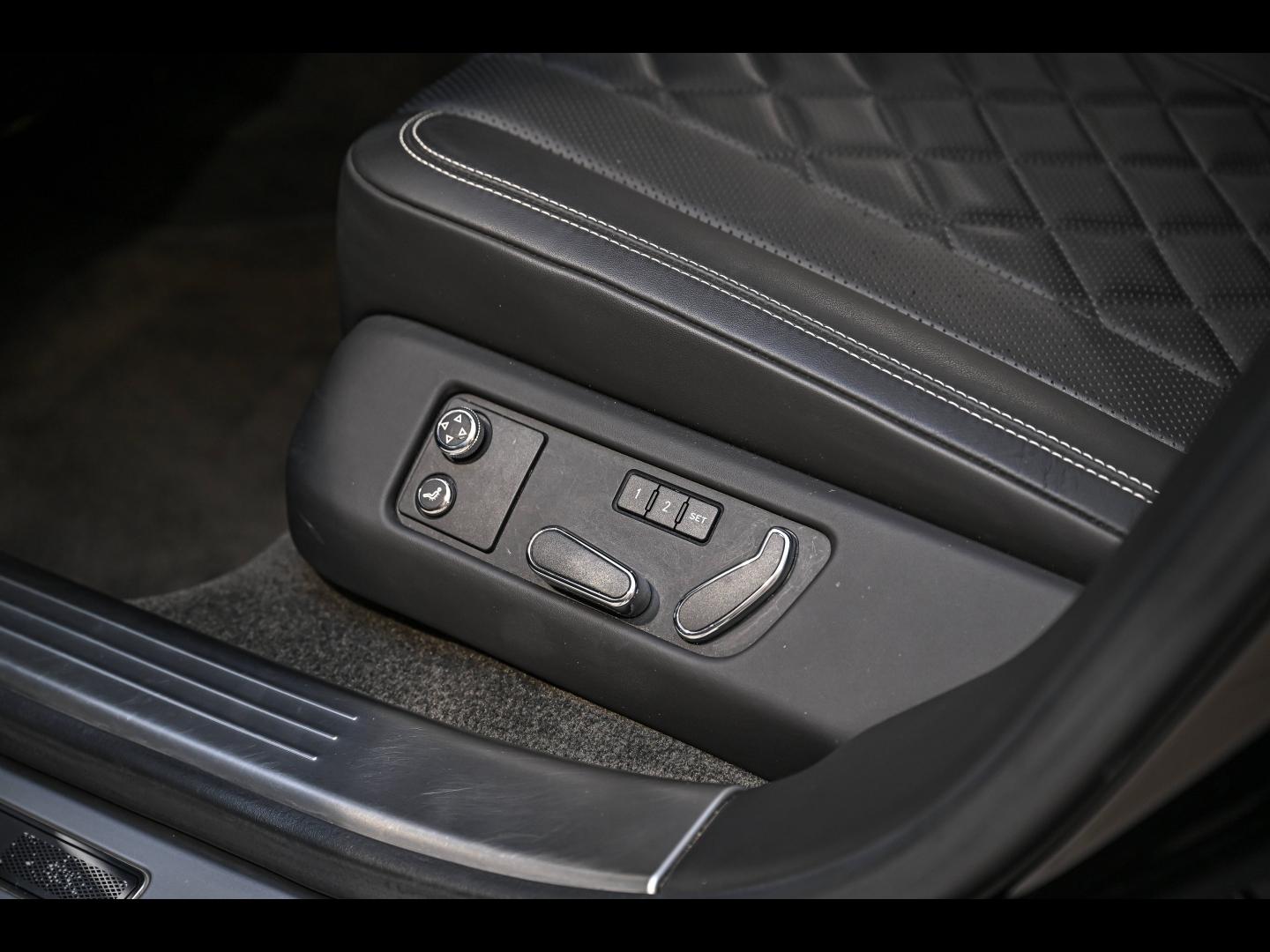 Voitures occasions BENTLEY Flying Spur Base Paris