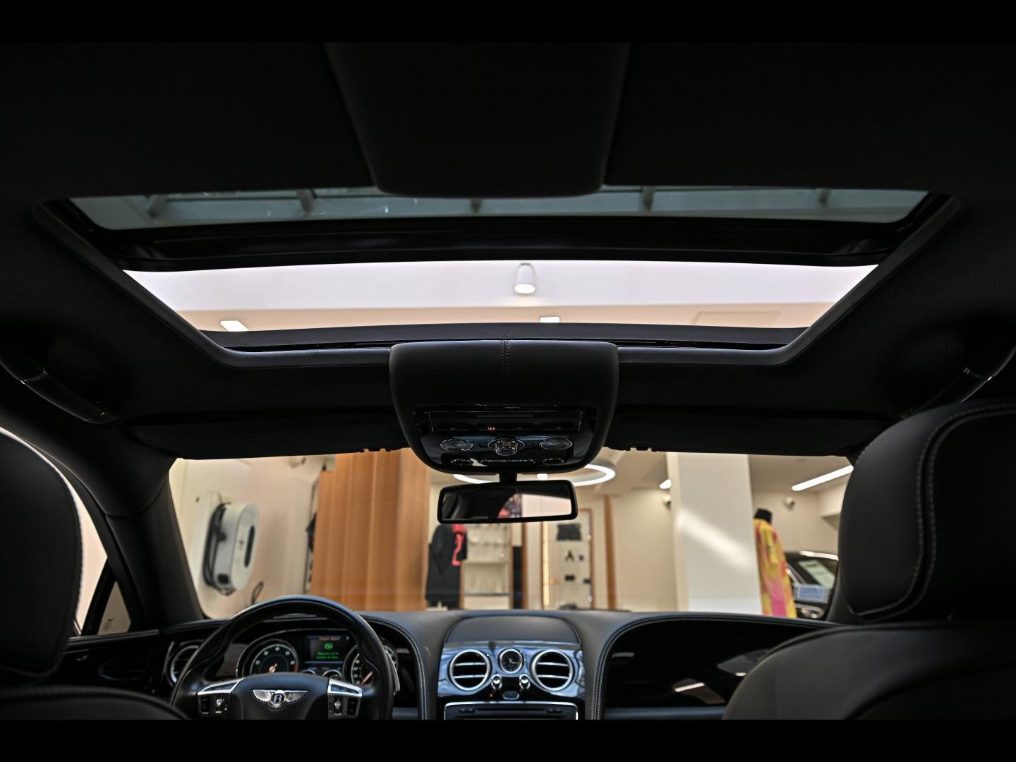 Voitures occasions BENTLEY Flying Spur Base Paris
