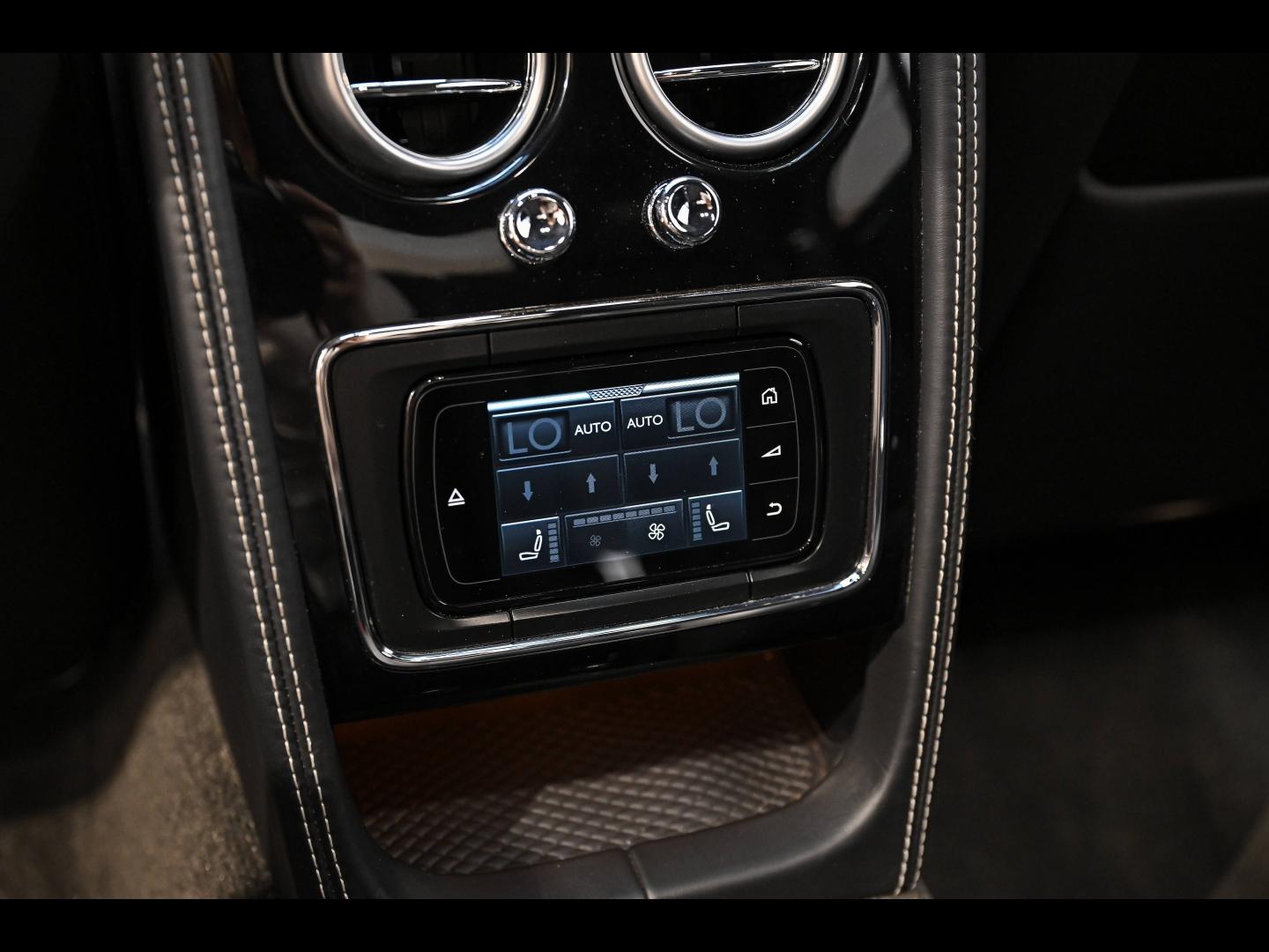 Voitures occasions BENTLEY Flying Spur Base Paris