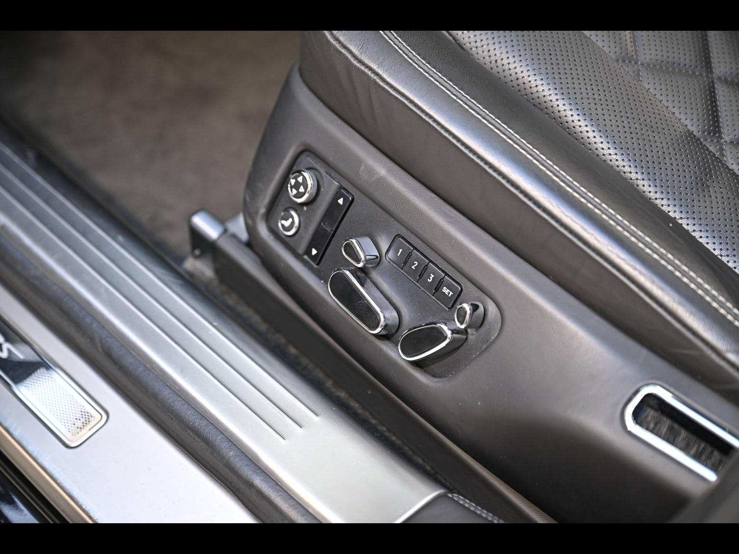 Voitures occasions BENTLEY Flying Spur Base Paris