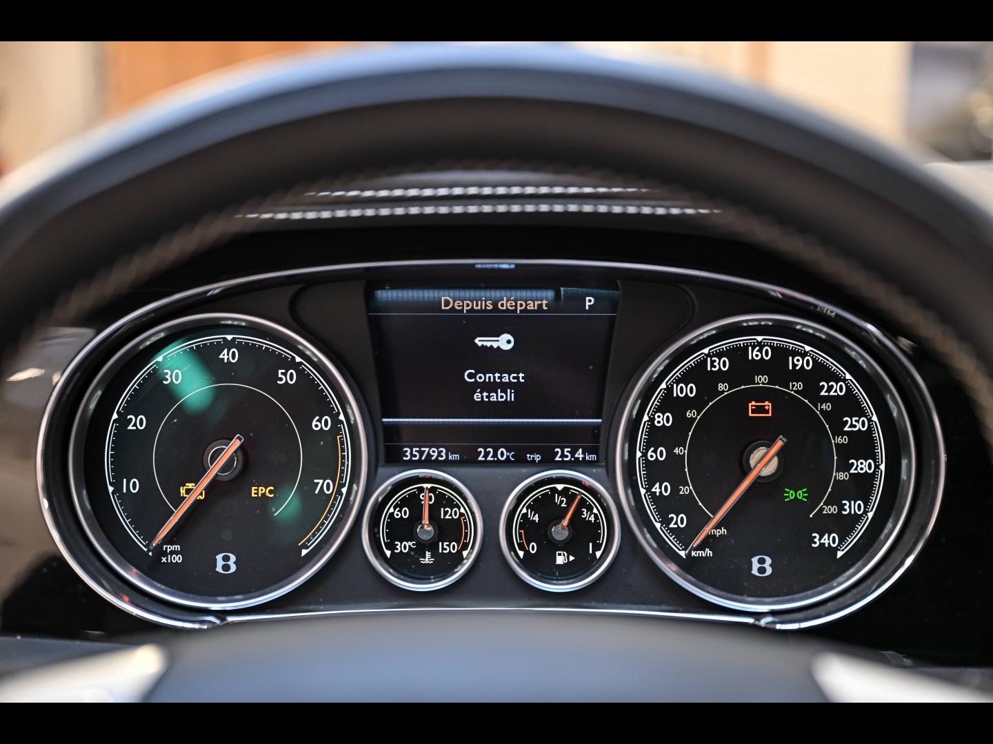 Voitures occasions BENTLEY Flying Spur Base Paris