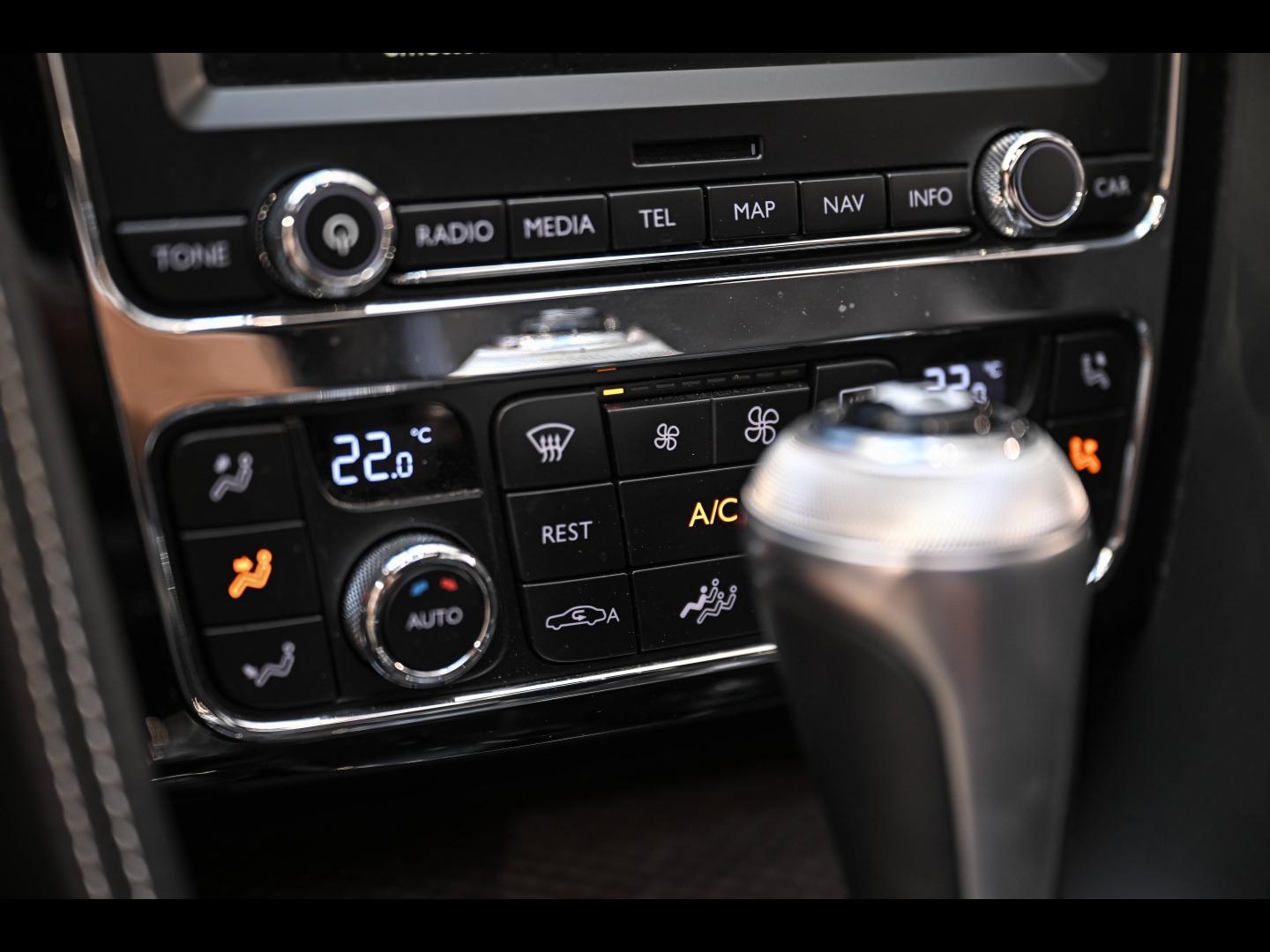 Voitures occasions BENTLEY Flying Spur Base Paris