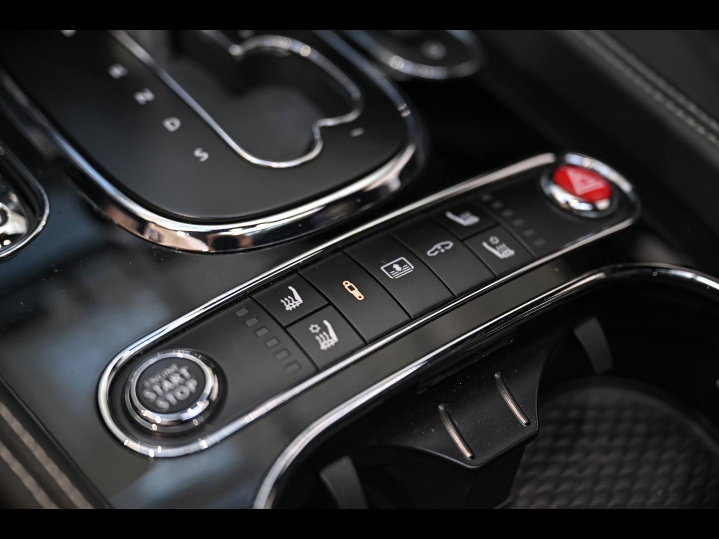 Voitures occasions BENTLEY Flying Spur Base Paris