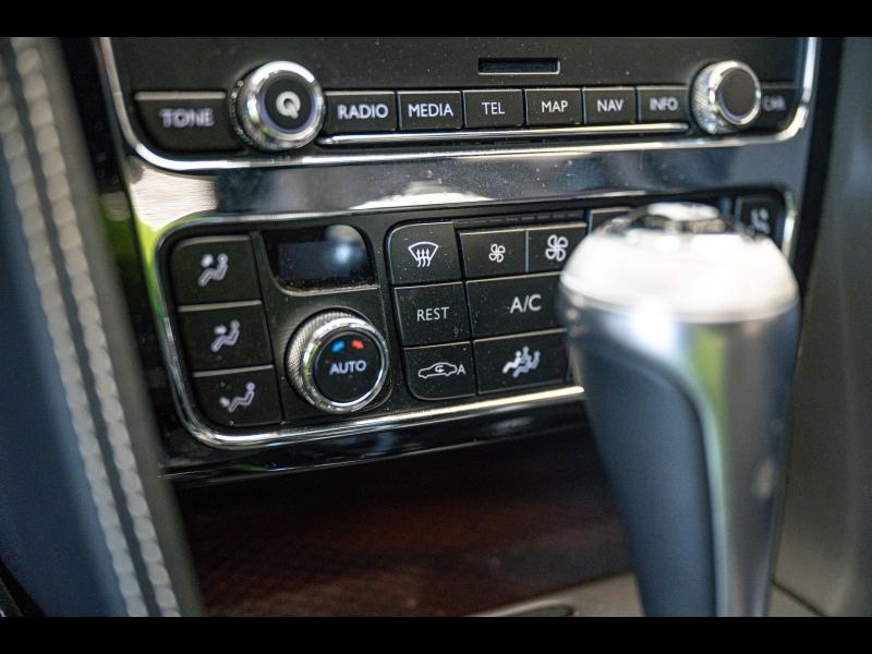 Voitures occasions BENTLEY Flying Spur Base Paris