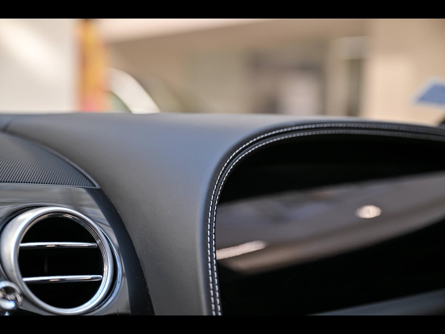 Voitures occasions BENTLEY Flying Spur Base Paris