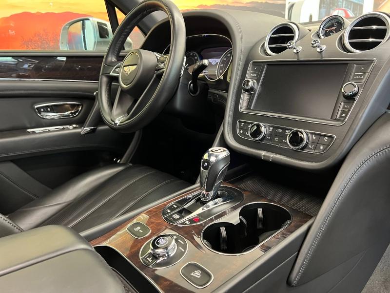 Voitures occasions BENTLEY Bentayga Base Paris