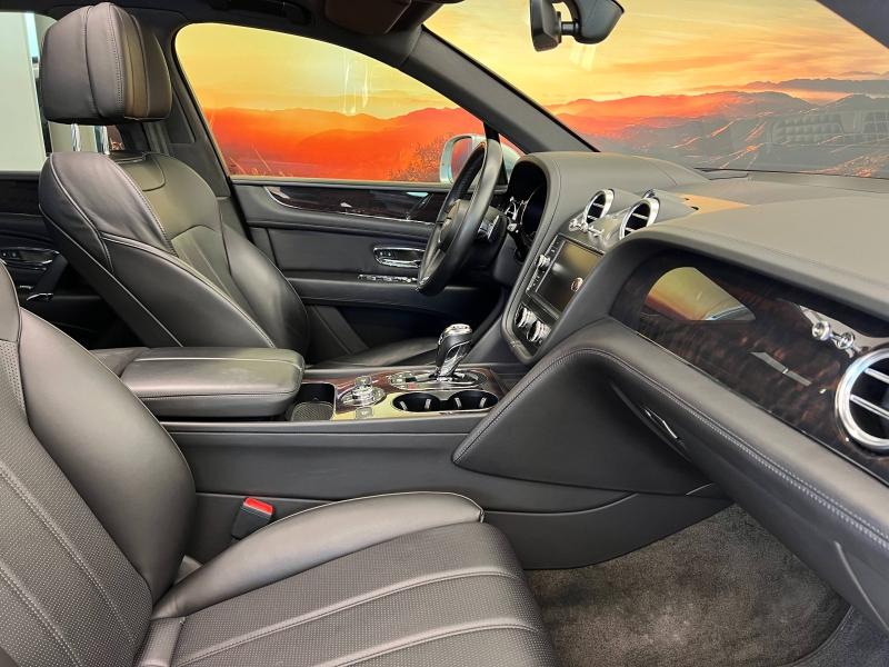Voitures occasions BENTLEY Bentayga Base Paris
