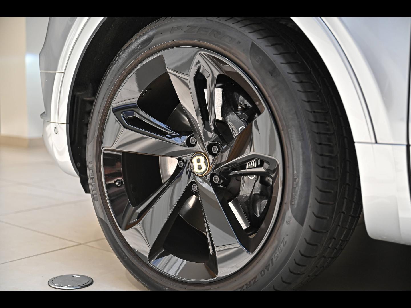 Voitures occasions BENTLEY Bentayga Base Paris