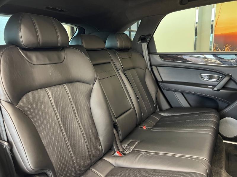 Voitures occasions BENTLEY Bentayga Base Paris