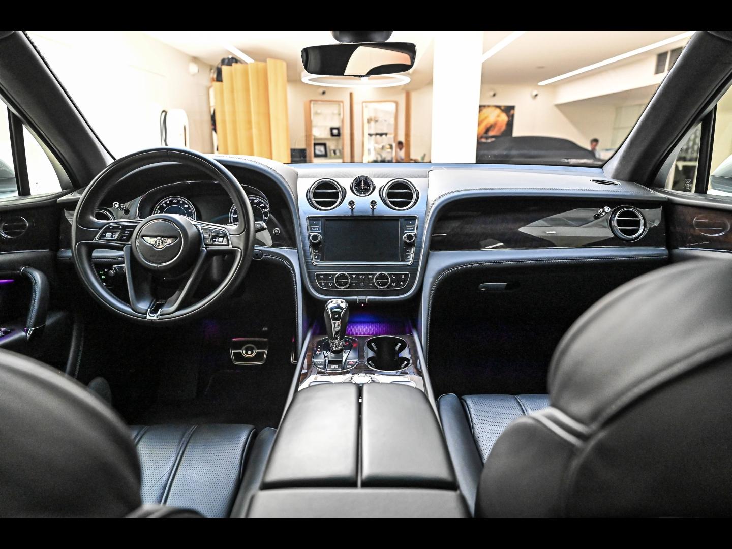 Voitures occasions BENTLEY Bentayga Base Paris