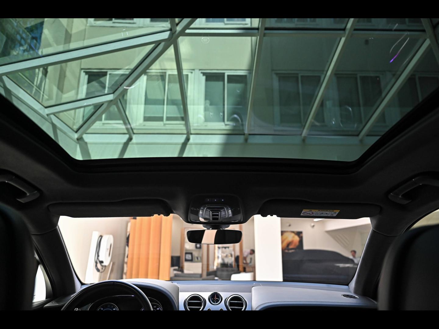 Voitures occasions BENTLEY Bentayga Base Paris
