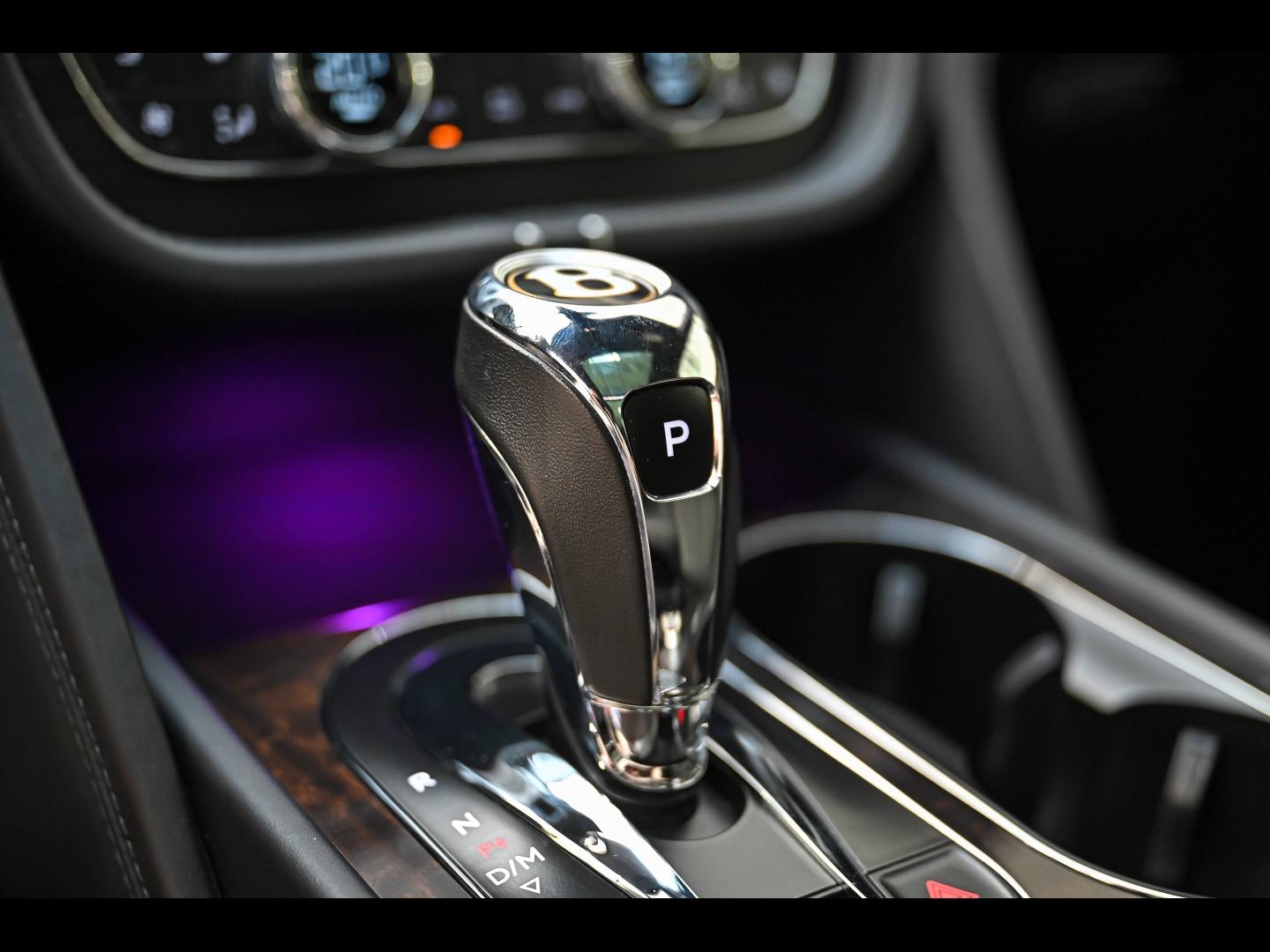 Voitures occasions BENTLEY Bentayga Base Paris