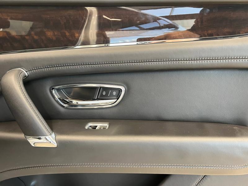 Voitures occasions BENTLEY Bentayga Base Paris