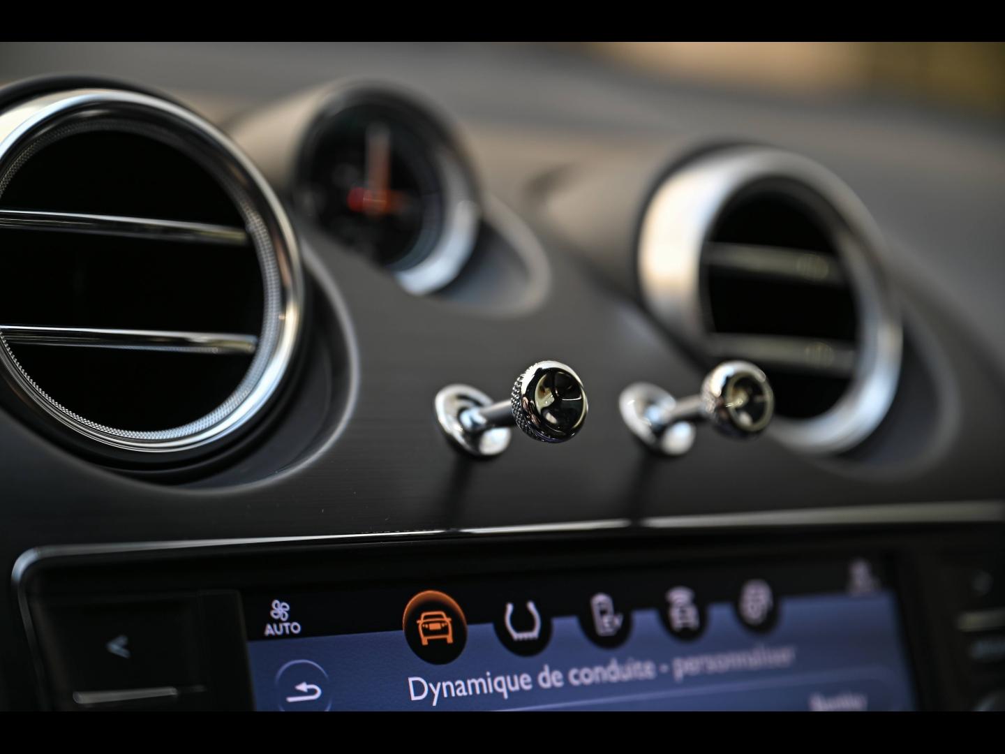 Voitures occasions BENTLEY Bentayga Base Paris