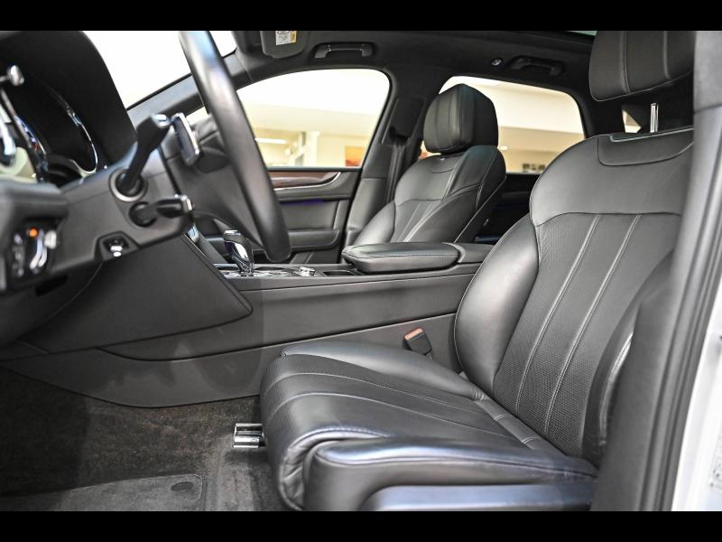 Voitures occasions BENTLEY Bentayga Base Paris