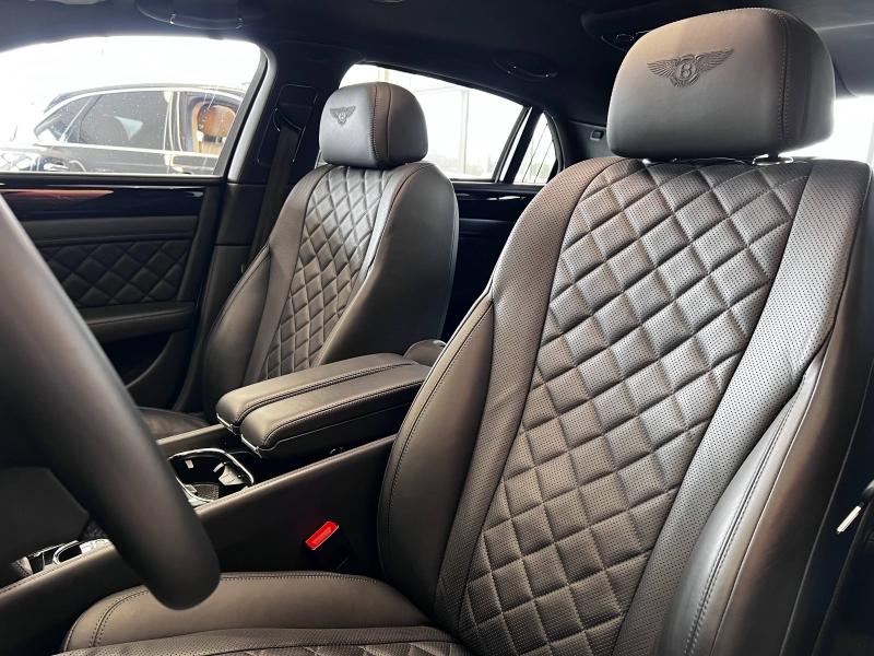 Voitures occasions BENTLEY Flying Spur Base Paris