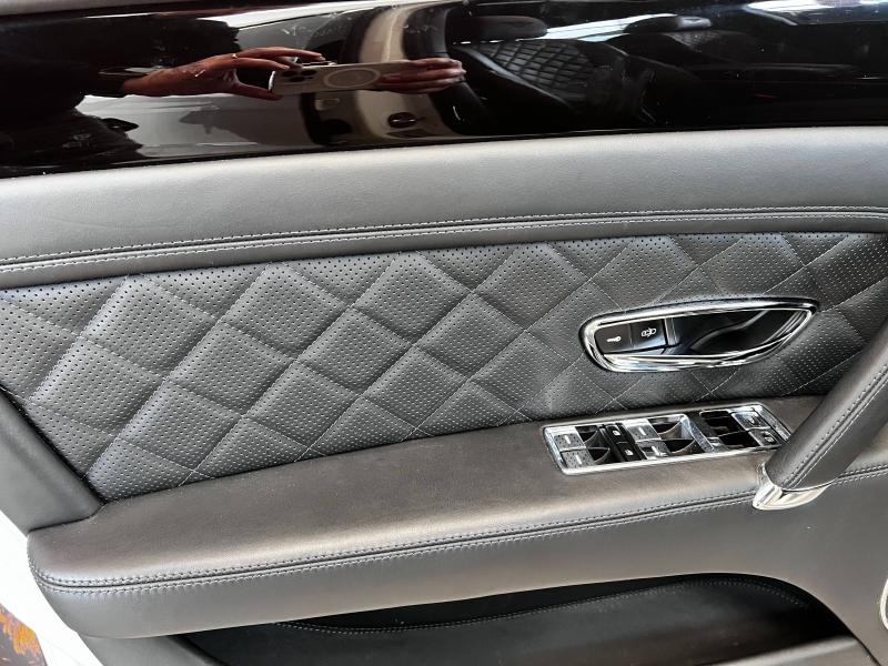 Voitures occasions BENTLEY Flying Spur Base Paris