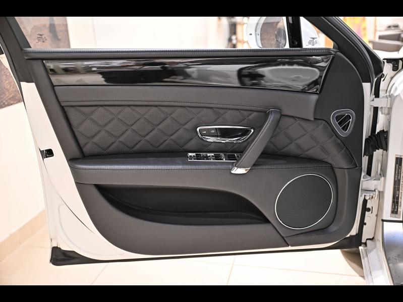 Voitures occasions BENTLEY Flying Spur Base Paris
