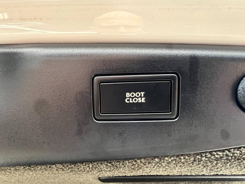 Voitures occasions BENTLEY Flying Spur Base Paris