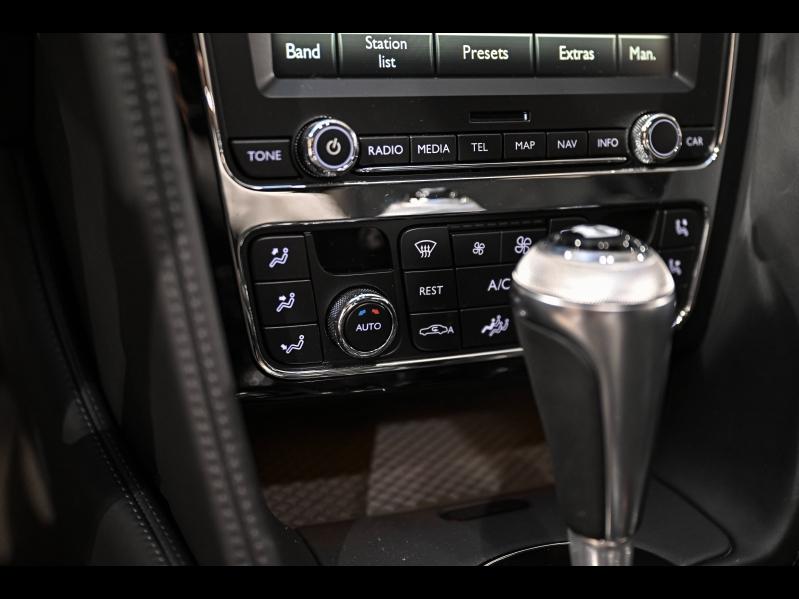 Voitures occasions BENTLEY Flying Spur Base Paris