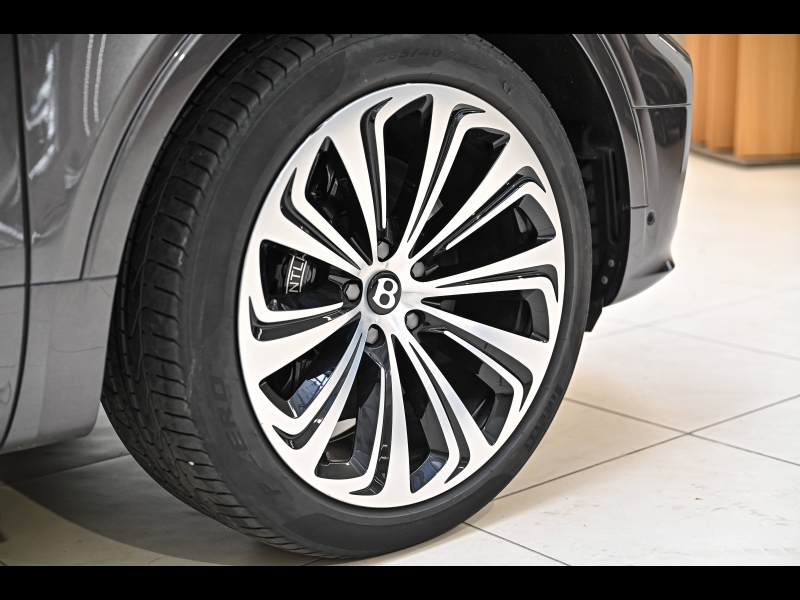 Voitures occasions BENTLEY Bentayga Base Paris