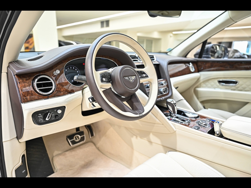 Voitures occasions BENTLEY Bentayga Base Paris