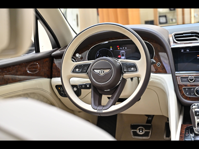 Voitures occasions BENTLEY Bentayga Base Paris