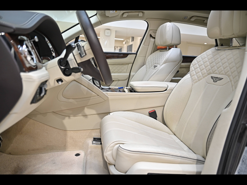 Voitures occasions BENTLEY Bentayga Base Paris