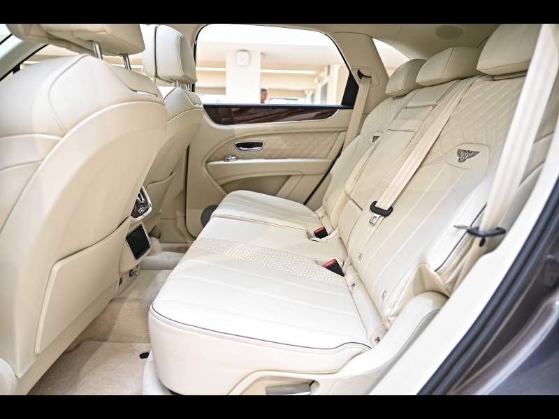 Voitures occasions BENTLEY Bentayga Base Paris