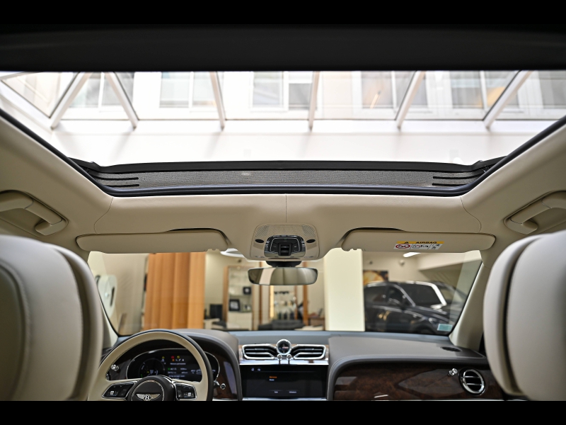 Voitures occasions BENTLEY Bentayga Base Paris