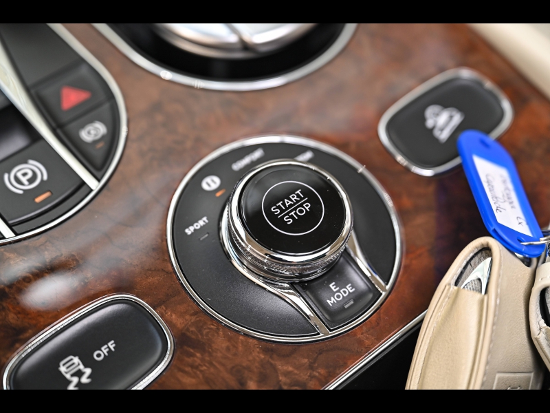 Voitures occasions BENTLEY Bentayga Base Paris