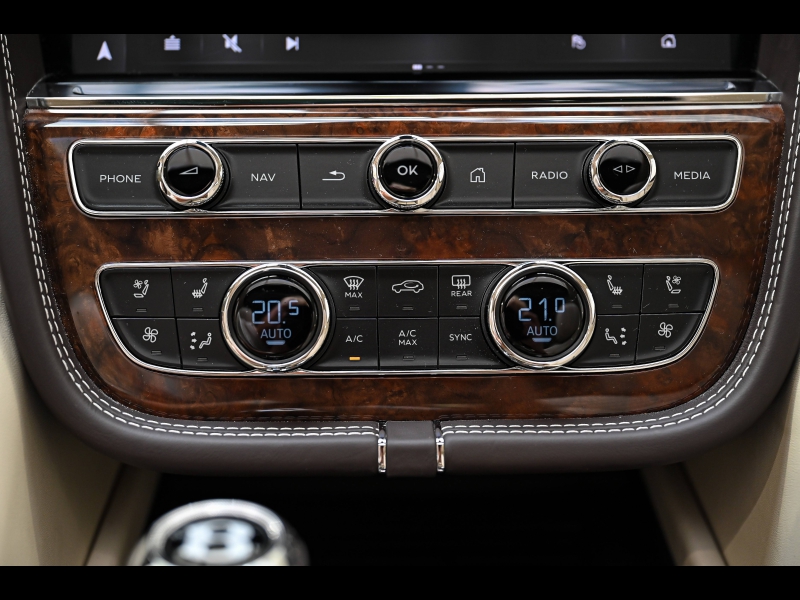 Voitures occasions BENTLEY Bentayga Base Paris