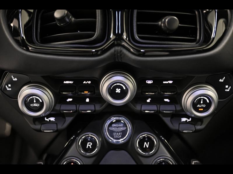 Voitures occasions ASTON MARTIN V8 Vantage Coupé Paris