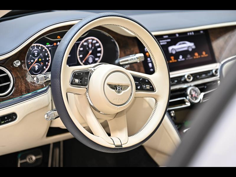 Voitures occasions BENTLEY Flying Spur Base Paris