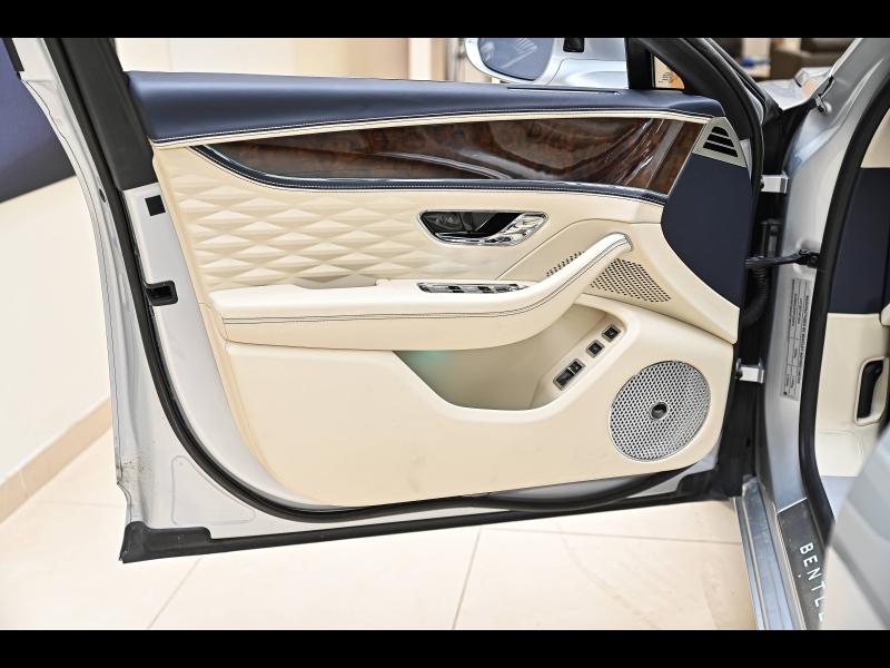 Voitures occasions BENTLEY Flying Spur Base Paris