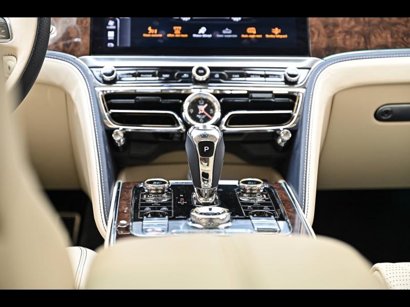 Voitures occasions BENTLEY Flying Spur Base Paris
