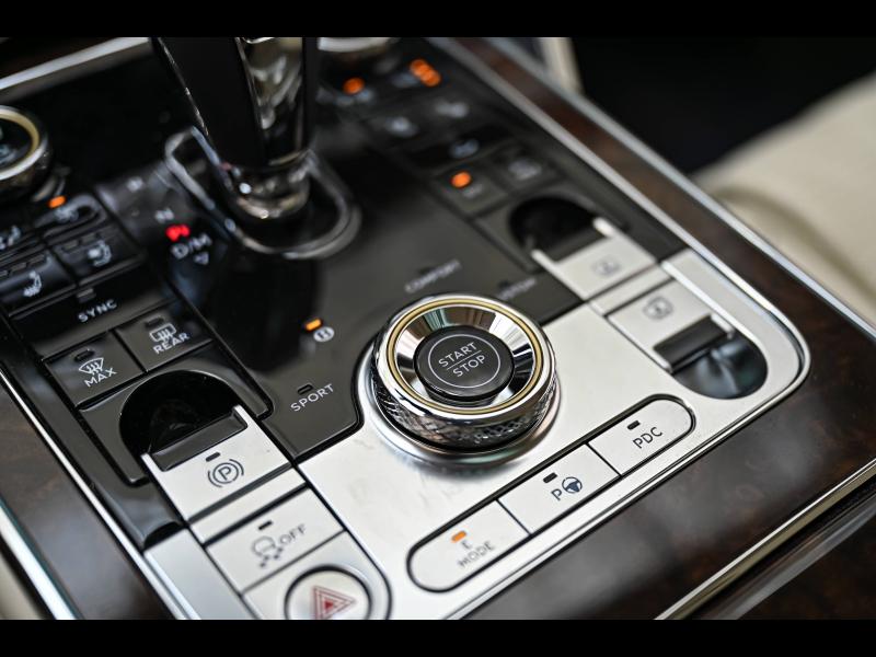 Voitures occasions BENTLEY Flying Spur Base Paris