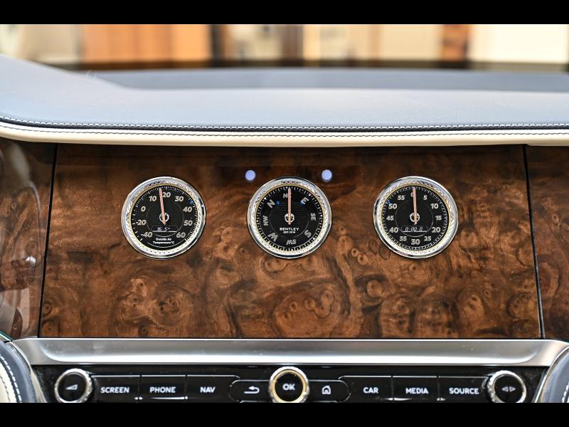 Voitures occasions BENTLEY Flying Spur Base Paris